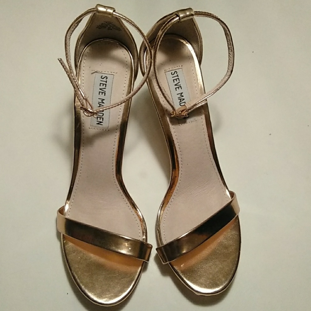 Steve Madden 5" gold strap heels (stecy)
